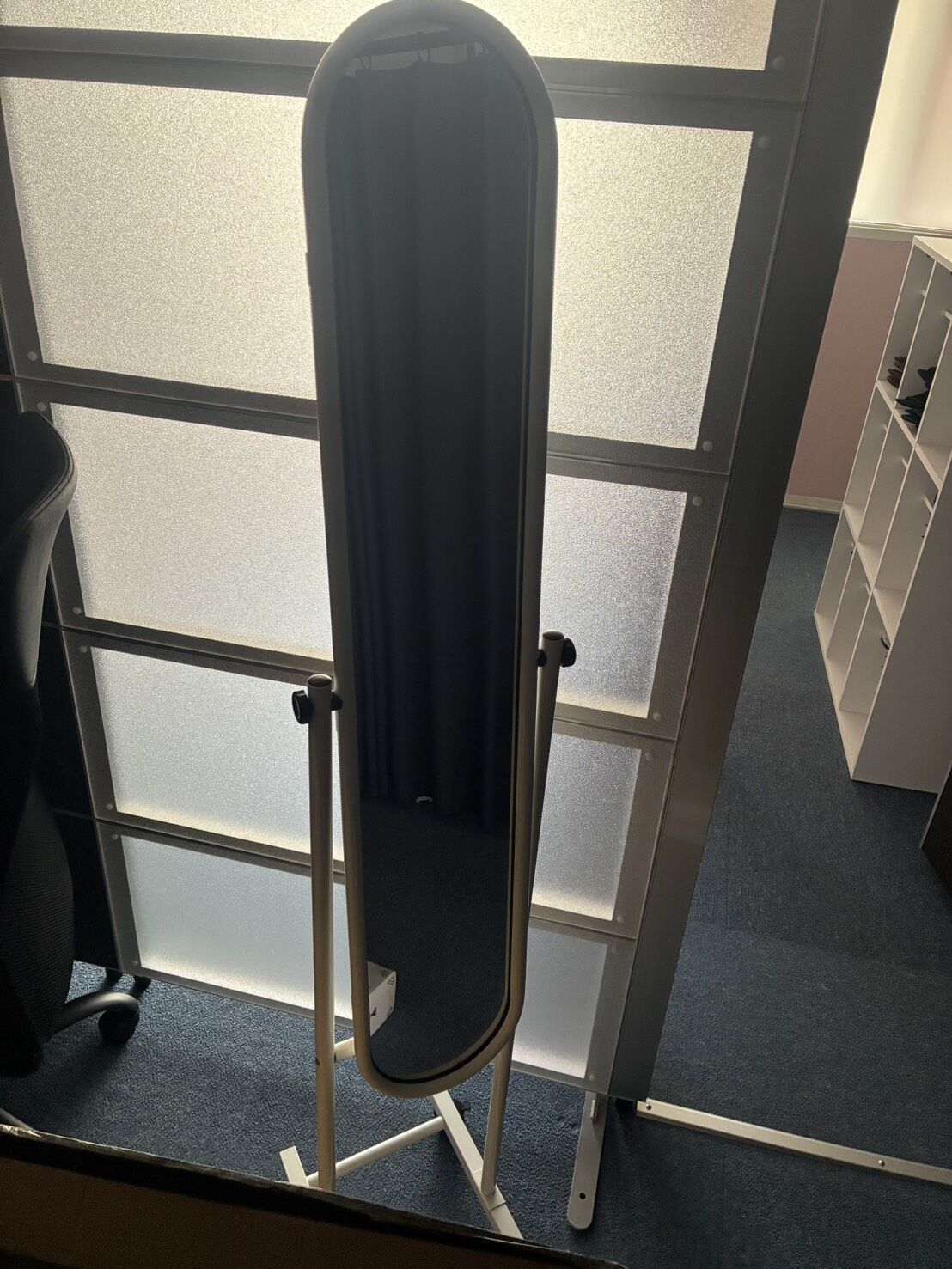愛知県江南市古知野町にてオフィス家具の買取